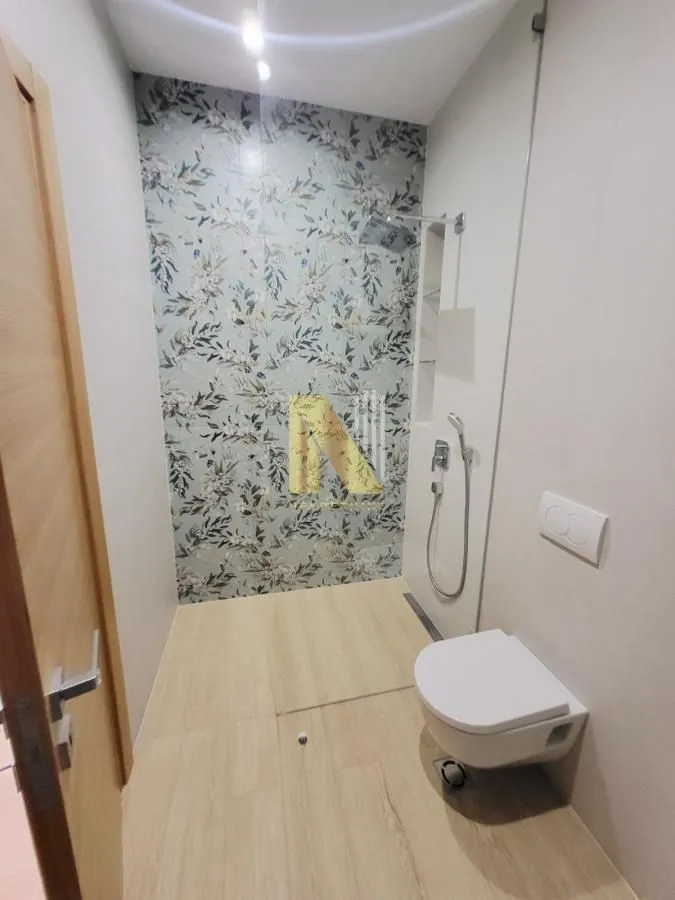 Prodaja, četvorosoban stan, 121m², Podbara, Novi Sad Sve Podlokacije