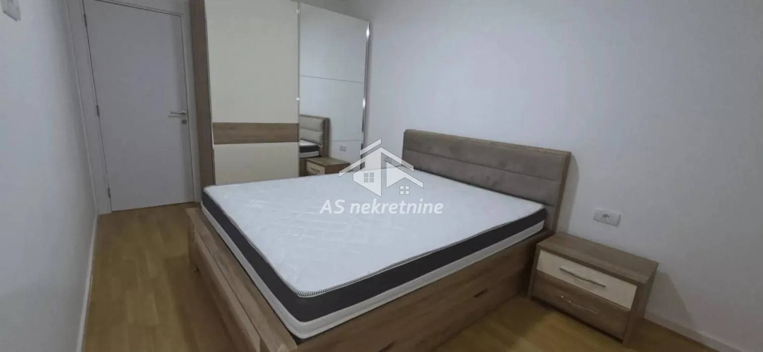 Izdavanje, trosoban stan, 68m², Višnjica, Palilula Sve Podlokacije