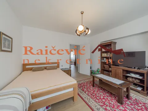 Prodaja, kuća, 322m², Mladenovac, Beograd - image 15