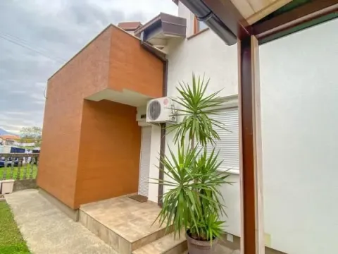 Sale, house, 210m², Gorica C, Podgorica - image 12