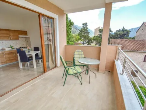 Izdavanje, ugostiteljski objekat, 500m², Dobrota, Kotor - image 8