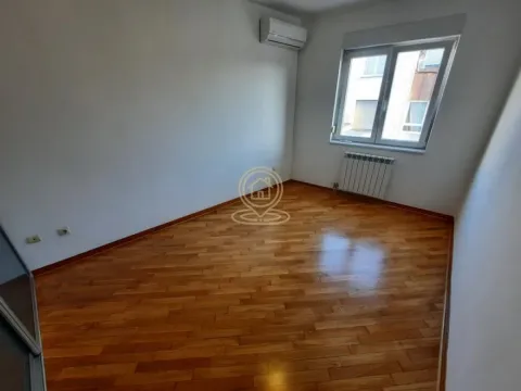 Izdavanje, stan, 172m², Vračar Sve Podlokacije, Beograd - image 10