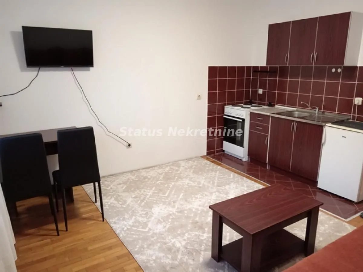 Izdavanje, garsonjera, 24m², Salajka, Novi Sad Sve Podlokacije
