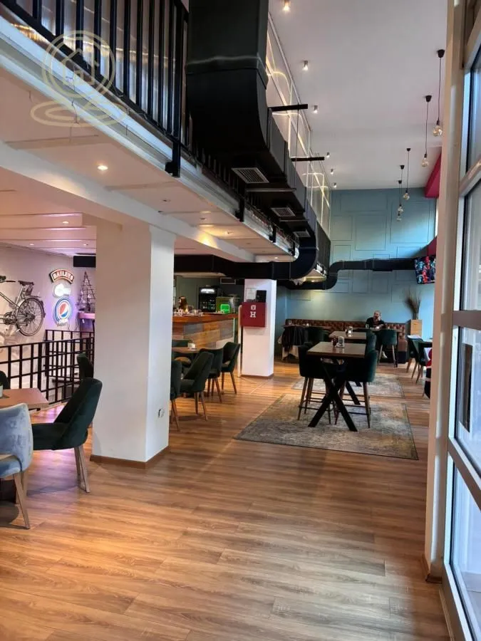 Rent, office space, 390m², Medijana, Niš