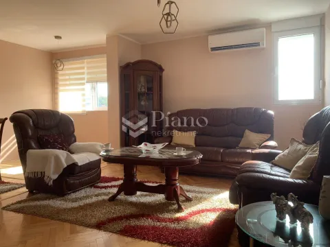 Rent, two bedroom apartment, 68m², Blok 5, Podgorica - image 2