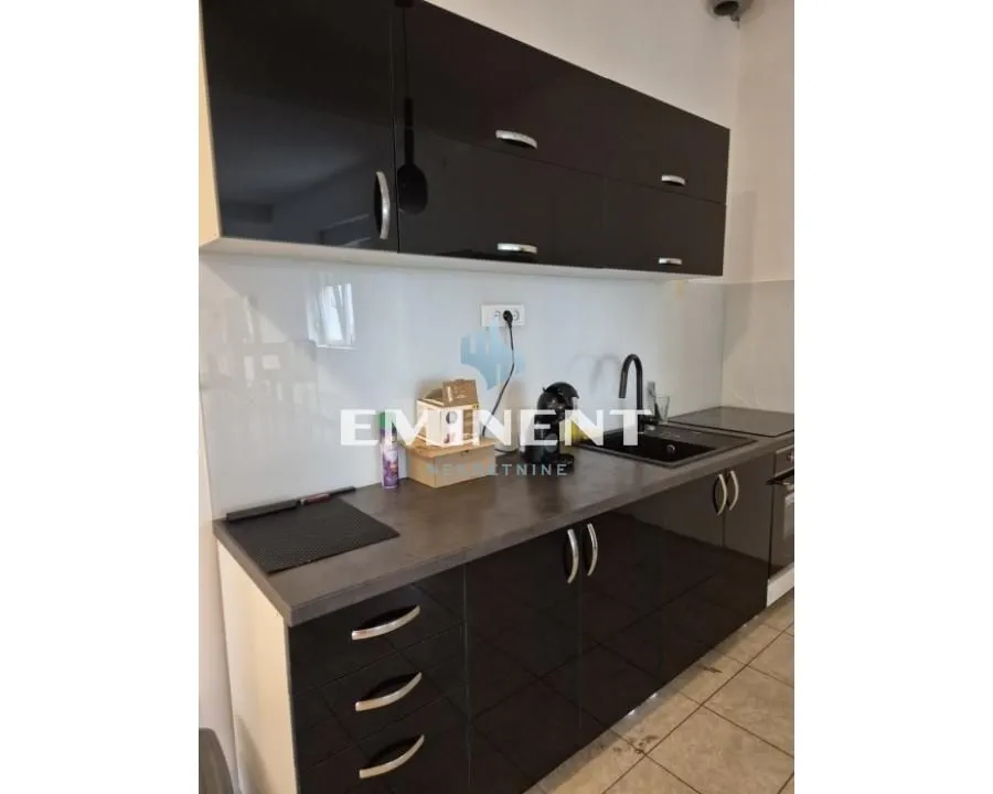 Rent, three bedroom apartment, 90m², Kluz, Zvezdara Sve Podlokacije