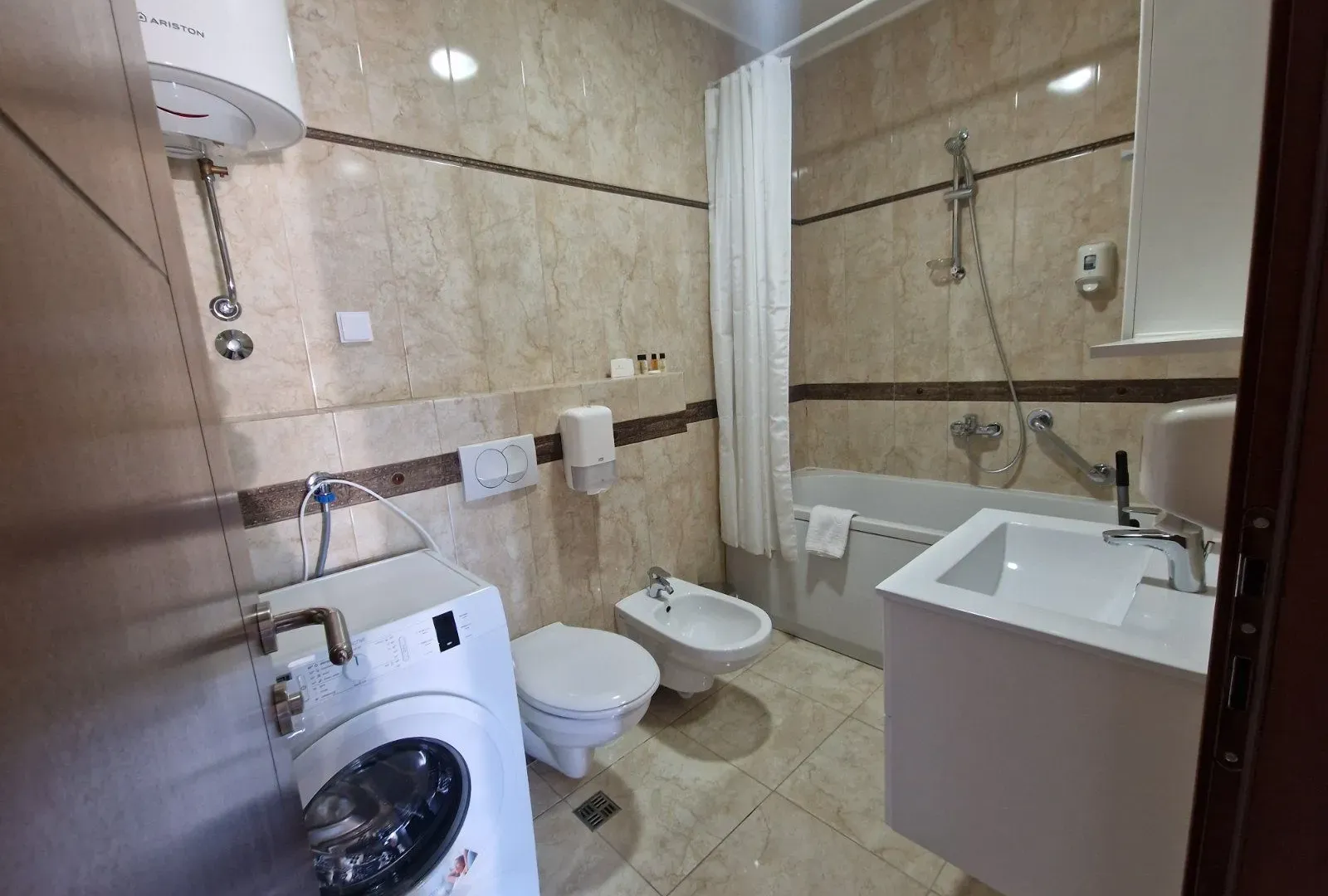 Sale, three bedroom apartment, 107m², Bečići, Budva