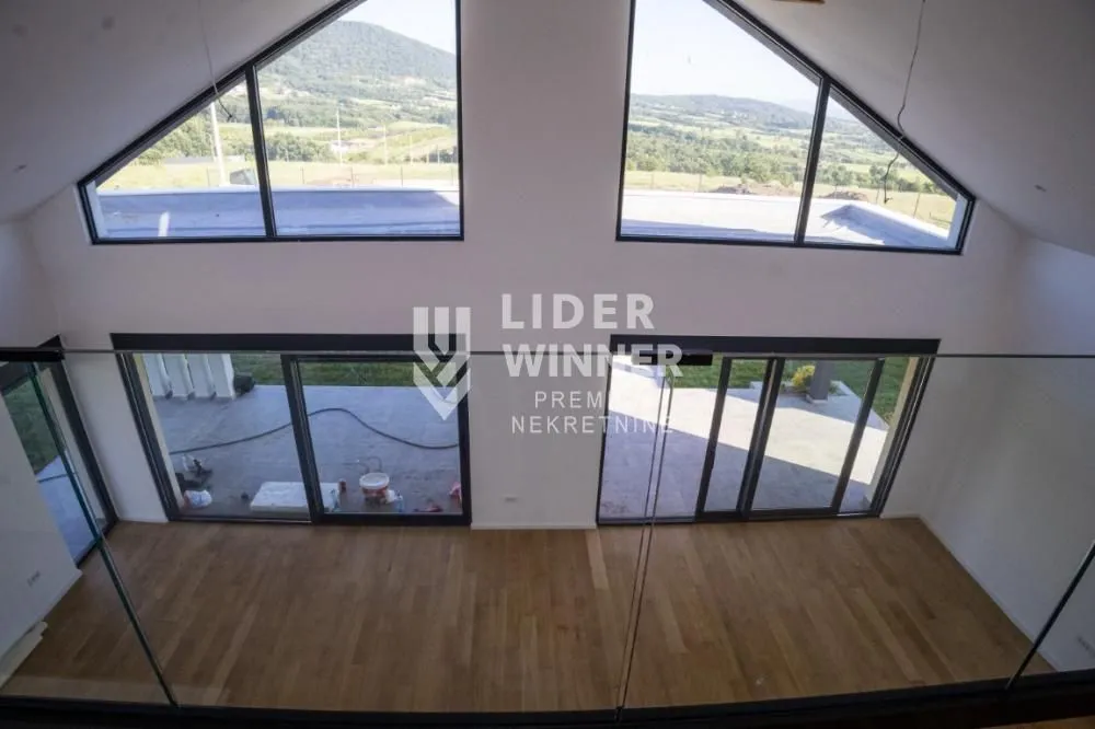 Prodaja, kuća, 250m², Kosmaj, Sopot