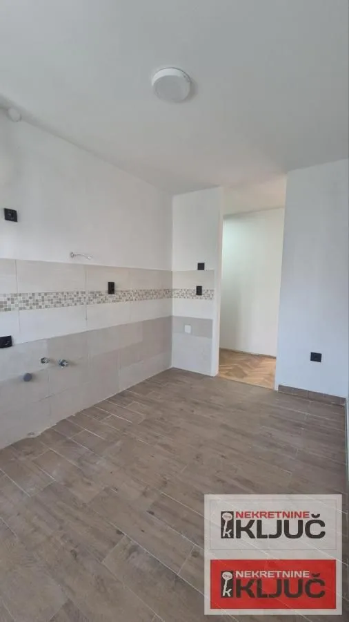 Prodaja, trosoban stan, 58m², Cara Dušana, Novi Sad Sve Podlokacije