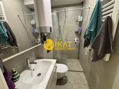 Prodaja, trosoban stan, 65m², Vračar Centar, Vračar Sve Podlokacije - image 17
