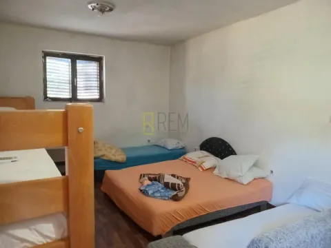 Prodaja, kuća, 232m², Tološi, Podgorica - image 22