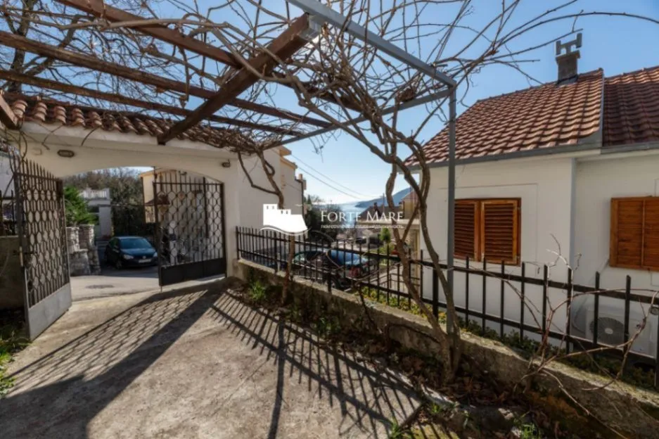 Prodaja, kuća, 252m², Topla, Herceg Novi