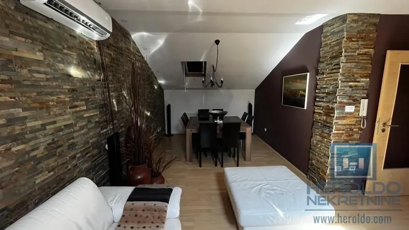 Prodaja, trosoban stan, 71m², Centar, Jagodina
