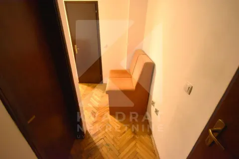 Izdavanje, jednosoban stan, 33m², Stara Varoš, Podgorica - image 3