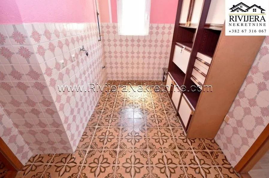 Prodaja, dvosoban stan, 79m², Đenovići, Herceg Novi