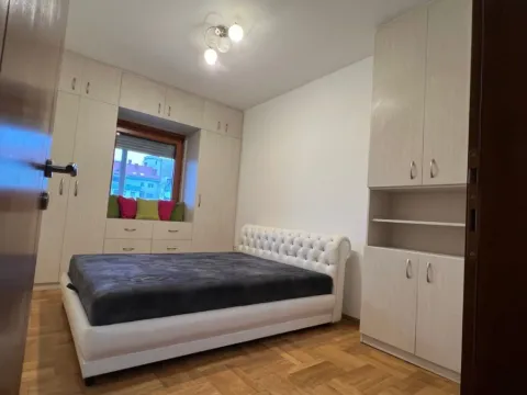 Izdavanje, jednosoban stan, 52m², Centar, Nikšić - image 3