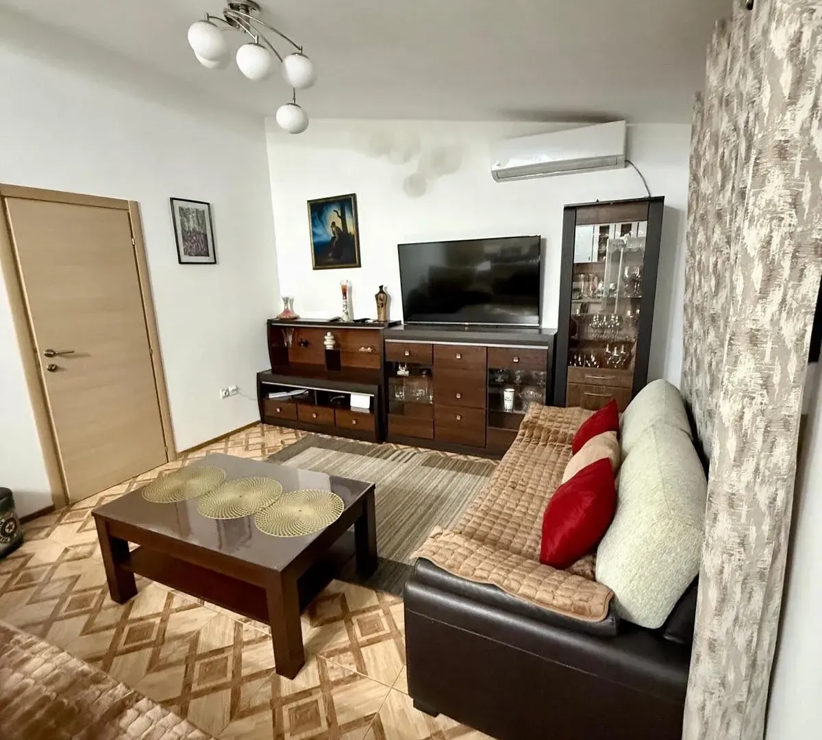 Rent, three bedroom apartment, 140m², Sutomore, Bar