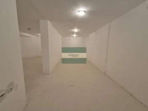 Izdavanje, poslovni prostor, 122m², Centar, Ćuprija - image 4