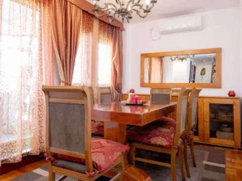 Prodaja, trosoban stan, 134m², Blok 6, Podgorica - image 8