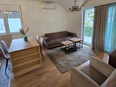 Prodaja, jednosoban stan, 43m², Dalmatinska ulica, Podgorica - image 1