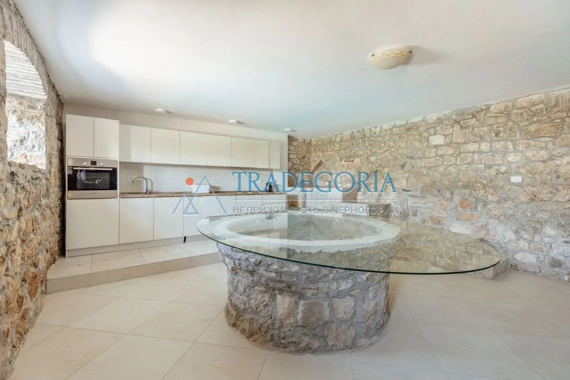 Prodaja, kuća, 176m², Krimovica, Kotor