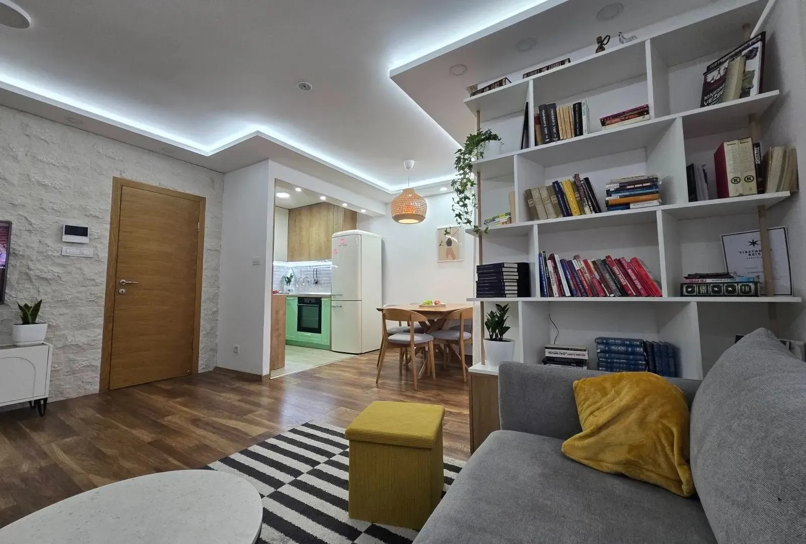 Prodaja, trosoban stan, 89m², Centar, Podgorica