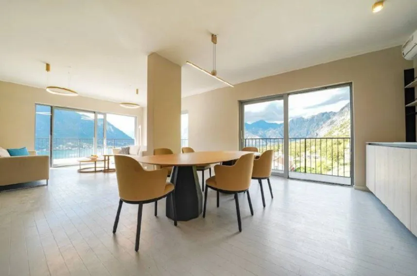 Prodaja, trosoban stan, 158m², Dobrota, Kotor