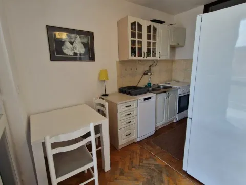Izdavanje, jednosoban stan, 50m², Herceg Novi, Crna Gora - image 4