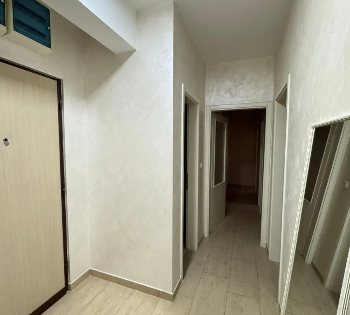 Izdavanje, trosoban stan, 95m², Blok 5, Podgorica