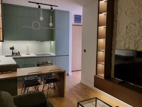 Izdavanje, dvosoban stan, 50m², Zabjelo, Podgorica