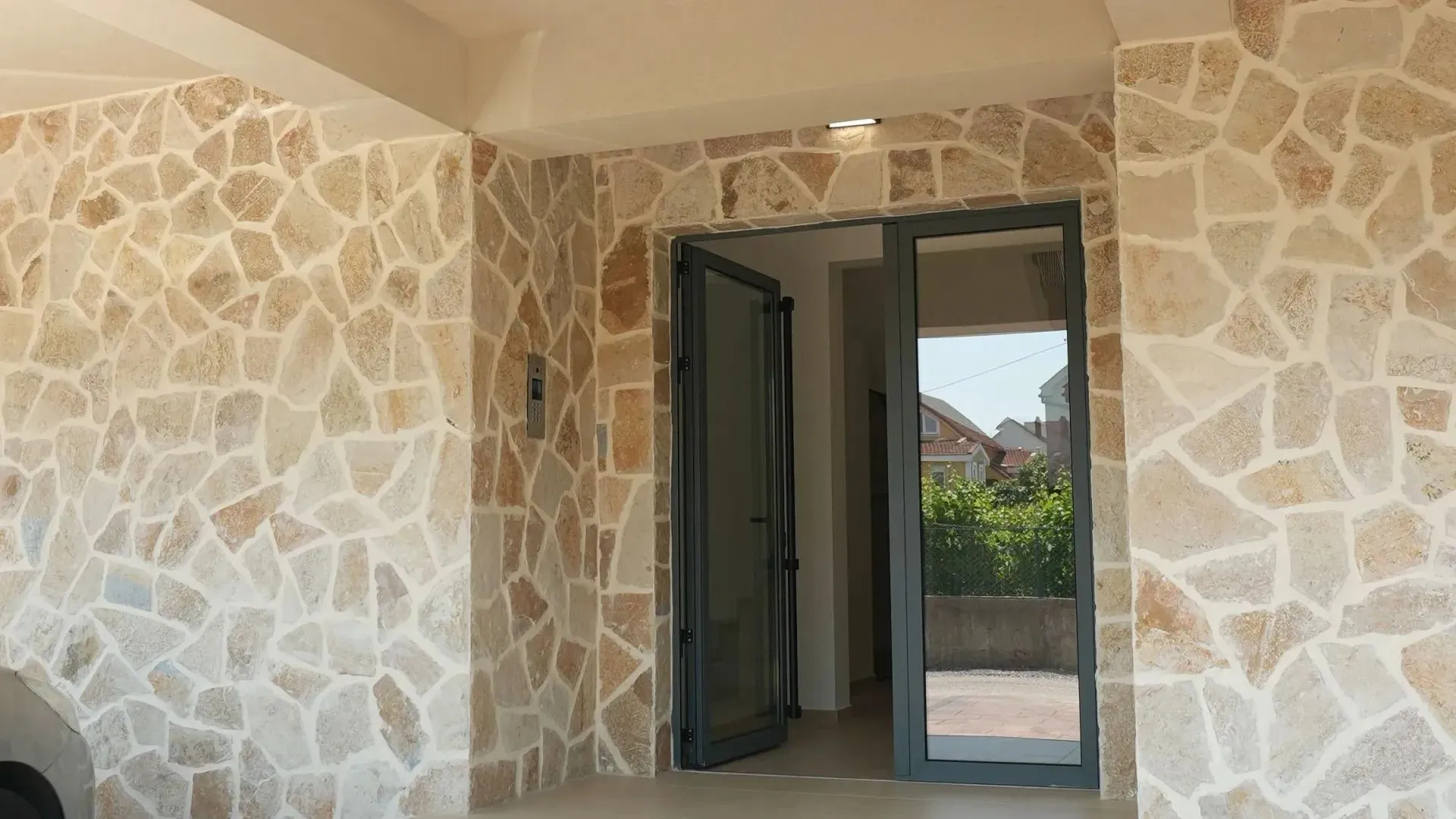 Izdavanje, jednosoban stan, 47m², Podgorica, Crna Gora