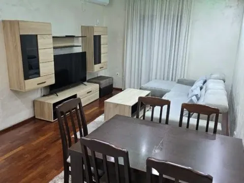 Prodaja, jednosoban stan, 40m², Stari Aerodrom, Podgorica - image 1