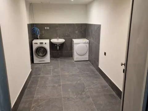 Izdavanje, četvorosoban stan, 148m², Savski Venac, Beograd - image 12