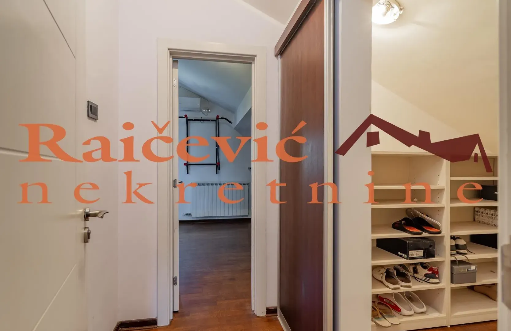 Sale, four bedroom apartment, 136m², Autokomanda, Voždovac Sve Podlokacije