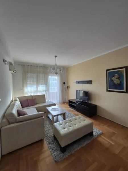 Izdavanje, jednosoban stan, 52m², Bar, Crna Gora