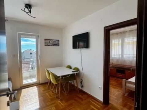 Rent, two bedroom apartment, 61m², Lazi, Budva - image 4