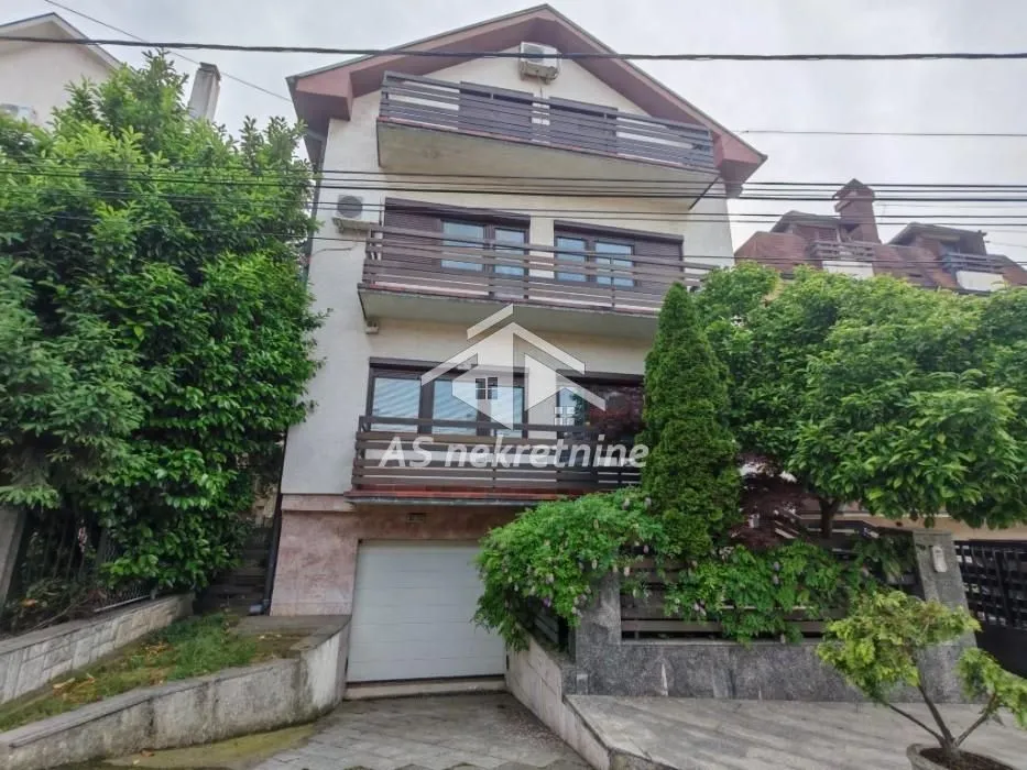 Izdavanje, kuća, 360m², Voždovac Sve Podlokacije, Beograd