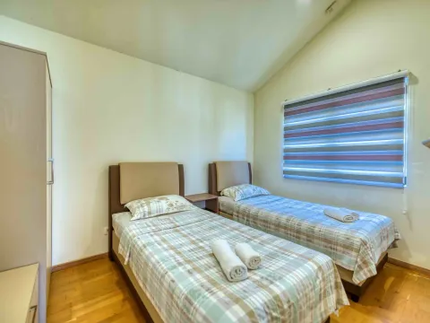 Prodaja, stan, 167m², Kotor, Crna Gora - image 9