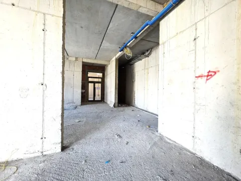 Izdavanje, poslovni prostor, 350m², Central Point, Podgorica - image 4