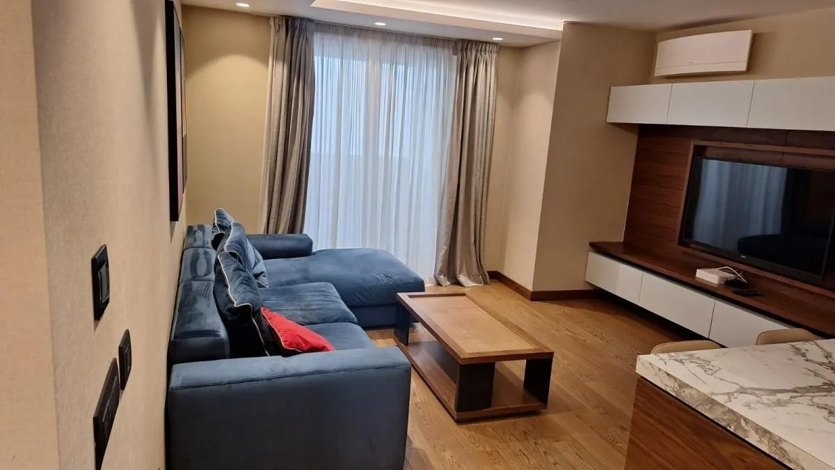 Izdavanje, trosoban stan, 79m², Stari Grad, Beograd