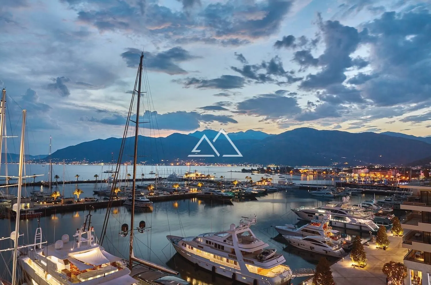 Prodaja, dvosoban stan, 91m², Tivat, Crna Gora