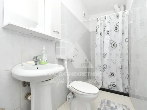 Izdavanje, jednosoban stan, 50m², Momišići, Podgorica - image 8