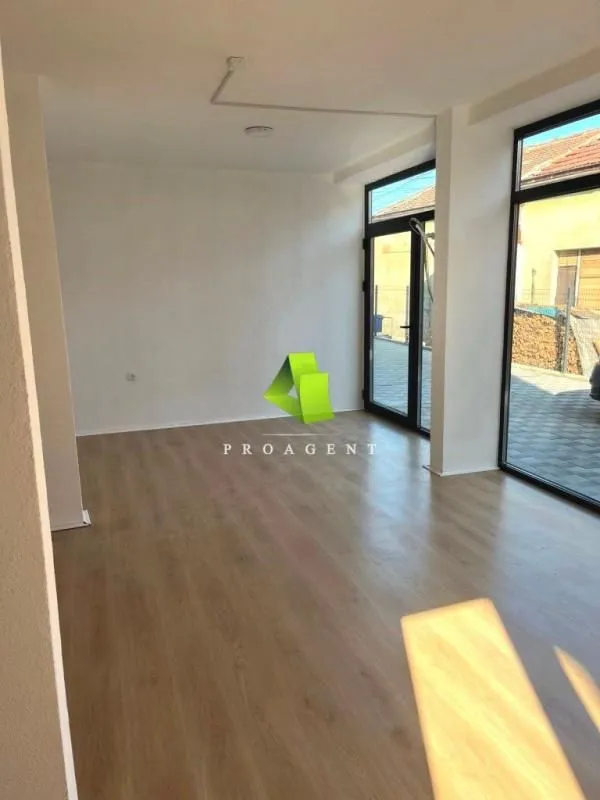 Izdavanje, poslovni prostor, 37m², Centar, Niš