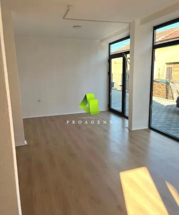 Izdavanje, poslovni prostor, 37m², Centar, Niš