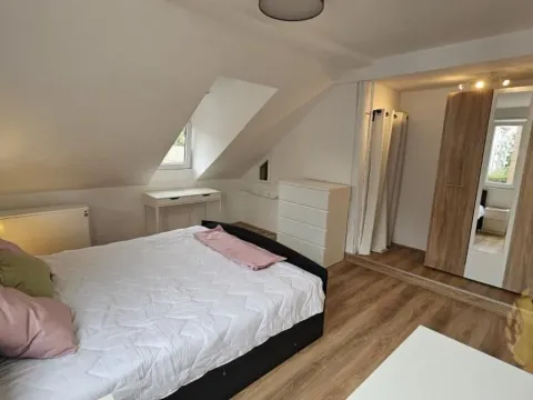 Izdavanje, dvosoban stan, 47m², Đeram Pijaca, Beograd