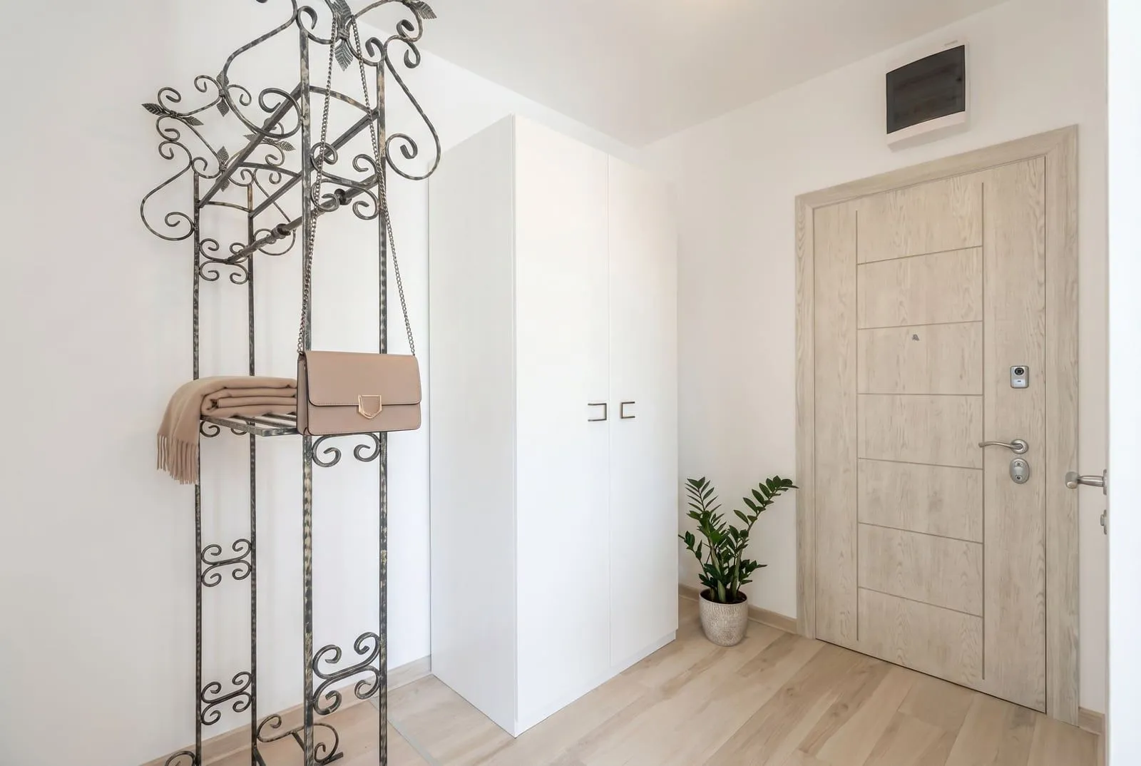 Prodaja, trosoban stan, 84m², Bečići, Budva