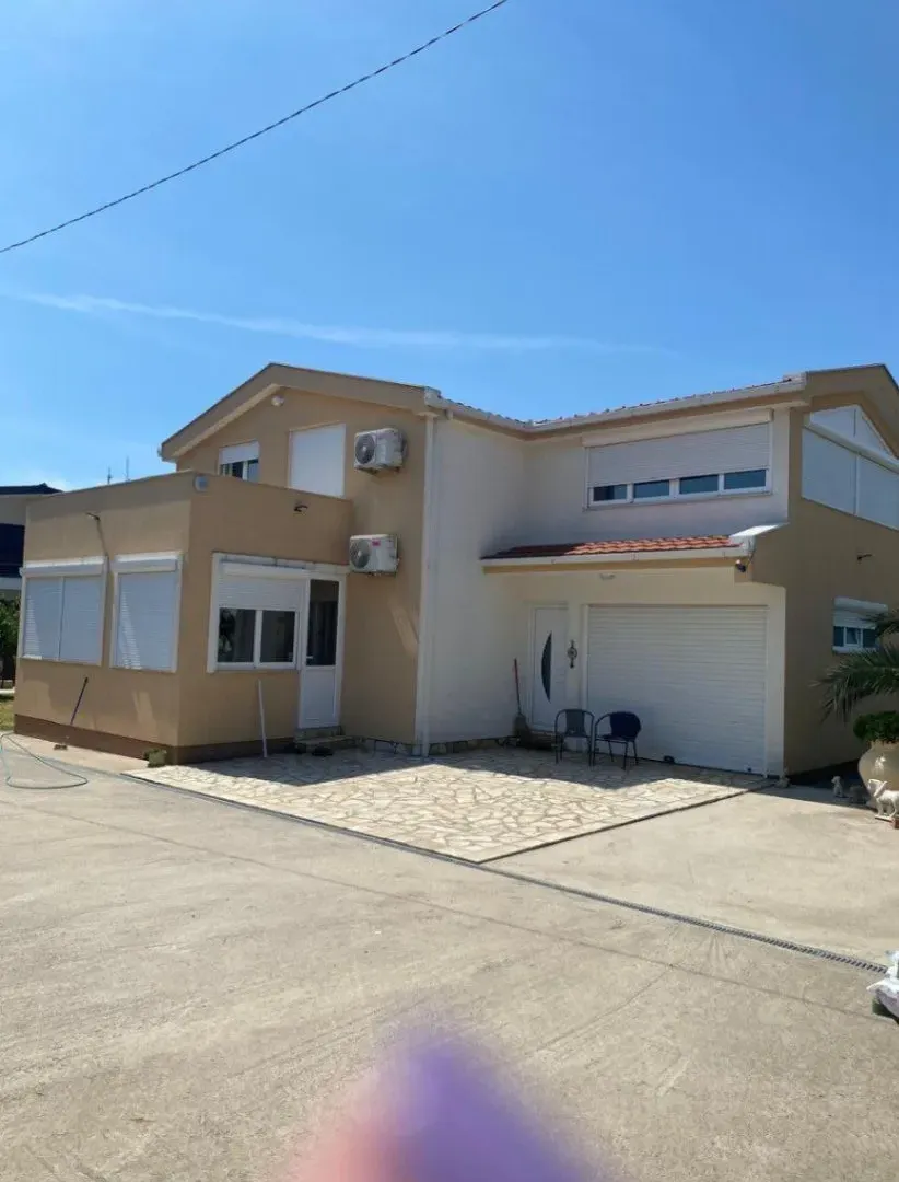 Prodaja, kuća, 200m², Polje, Bar