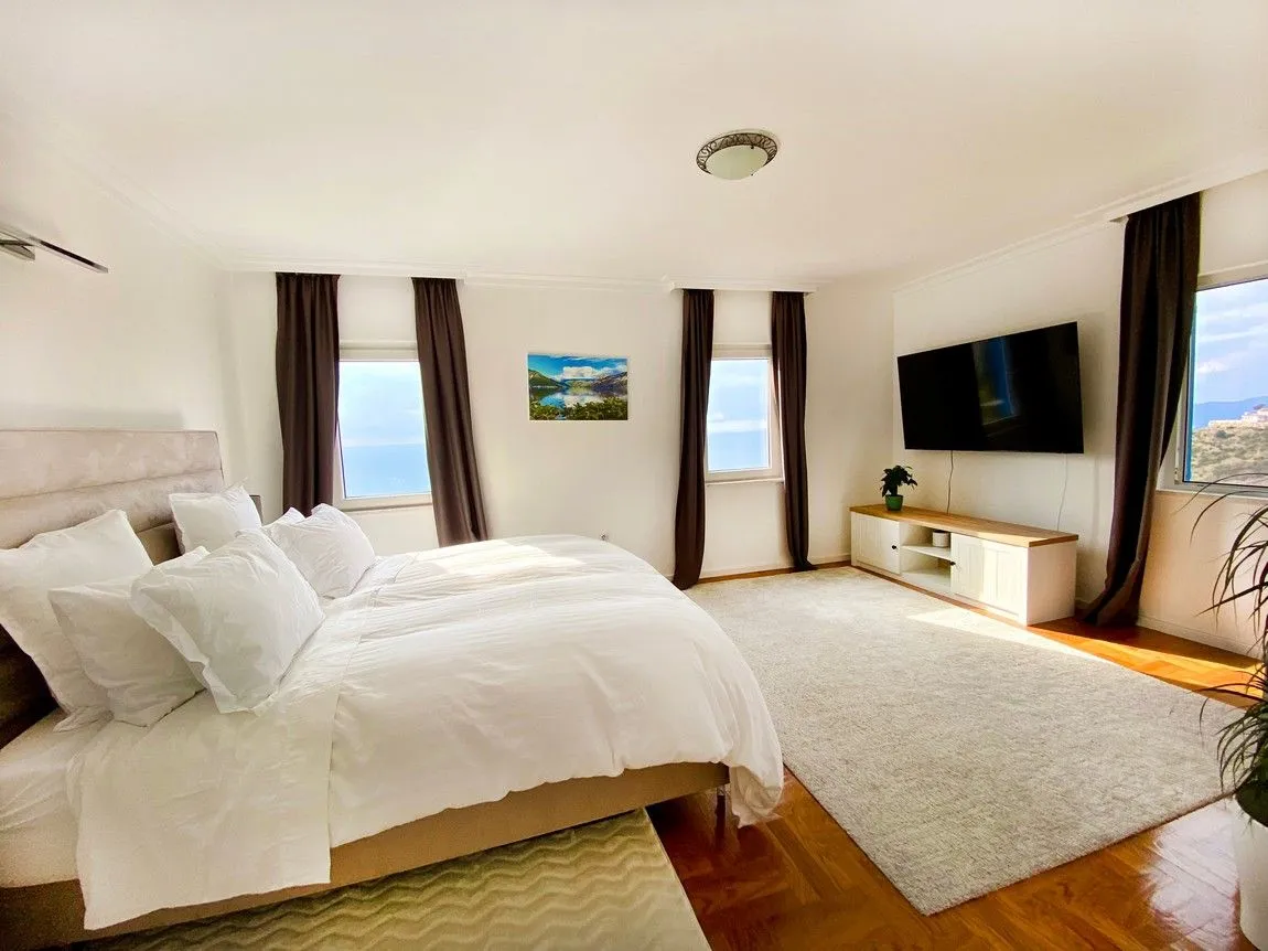 Sale, house, 250m², Blizikuće, Budva