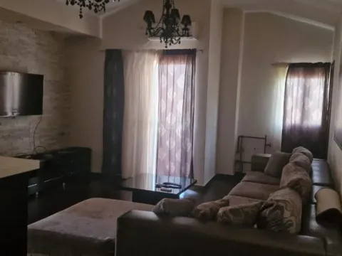 Izdavanje, stan, 120m², Kotor, Crna Gora