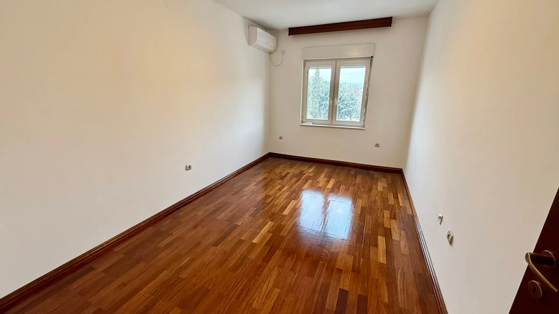 Prodaja, dvosoban stan, 90m², Preko Morače, Podgorica
